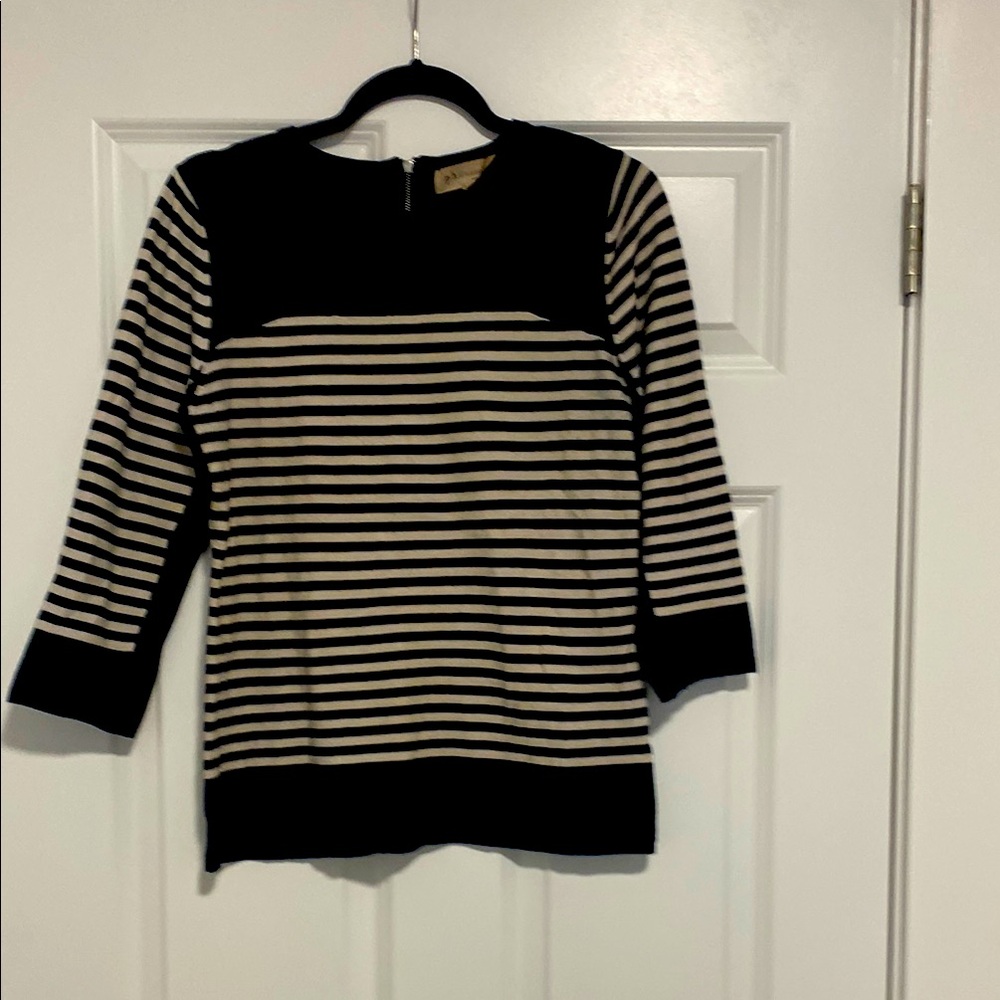 Philosophy Lightweight Black and Tan Sweater